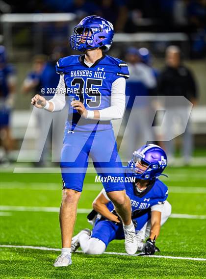 Thumbnail 3 in Weiss vs. Barbers Hill (UIL 5A D1 Football Regional) photogallery.