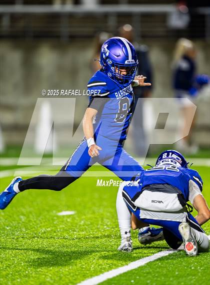 Thumbnail 3 in Weiss vs. Barbers Hill (UIL 5A D1 Football Regional) photogallery.