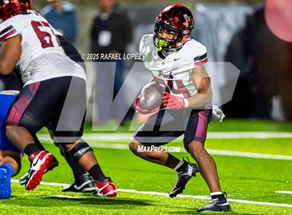 Thumbnail 2 in Weiss vs. Barbers Hill (UIL 5A D1 Football Regional) photogallery.