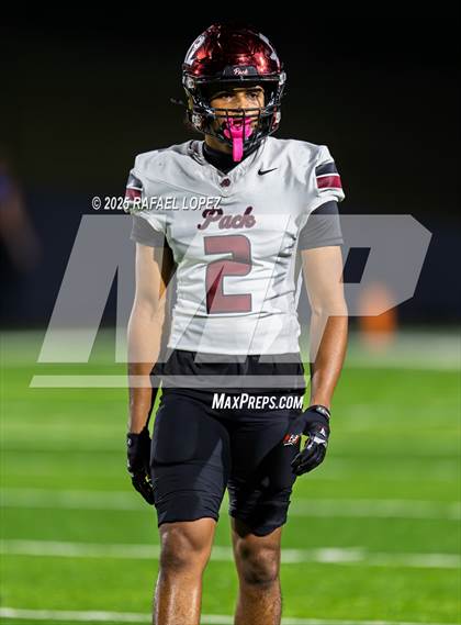 Thumbnail 2 in Weiss vs. Barbers Hill (UIL 5A D1 Football Regional) photogallery.