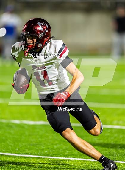 Thumbnail 1 in Weiss vs. Barbers Hill (UIL 5A D1 Football Regional) photogallery.