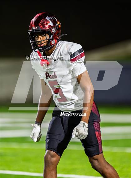 Thumbnail 1 in Weiss vs. Barbers Hill (UIL 5A D1 Football Regional) photogallery.