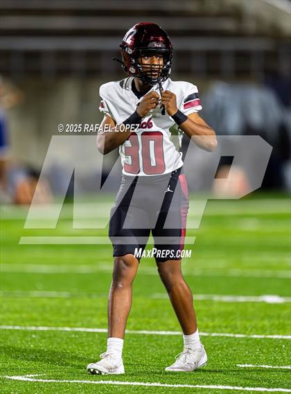 Thumbnail 1 in Weiss vs. Barbers Hill (UIL 5A D1 Football Regional) photogallery.