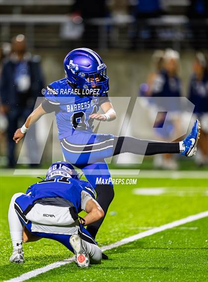 Thumbnail 1 in Weiss vs. Barbers Hill (UIL 5A D1 Football Regional) photogallery.