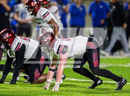 Thumbnail 2 in Weiss vs. Barbers Hill (UIL 5A D1 Football Regional) photogallery.