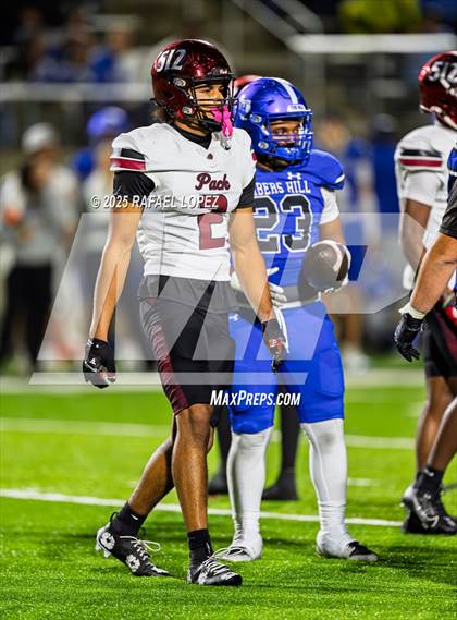 Thumbnail 1 in Weiss vs. Barbers Hill (UIL 5A D1 Football Regional) photogallery.