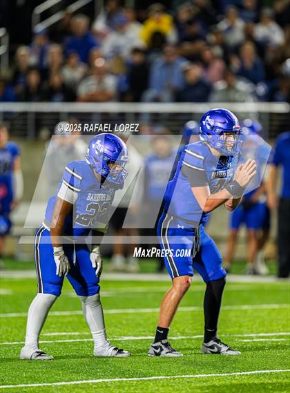 Thumbnail 1 in Weiss vs. Barbers Hill (UIL 5A D1 Football Regional) photogallery.