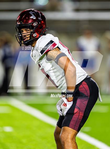 Thumbnail 1 in Weiss vs. Barbers Hill (UIL 5A D1 Football Regional) photogallery.