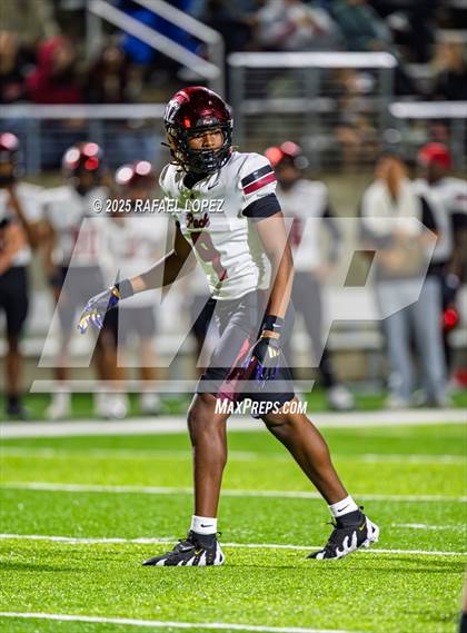Thumbnail 3 in Weiss vs. Barbers Hill (UIL 5A D1 Football Regional) photogallery.