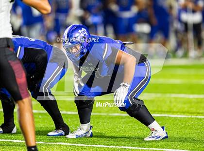 Thumbnail 1 in Weiss vs. Barbers Hill (UIL 5A D1 Football Regional) photogallery.