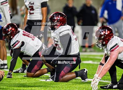Thumbnail 2 in Weiss vs. Barbers Hill (UIL 5A D1 Football Regional) photogallery.