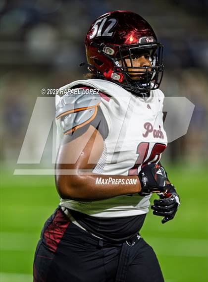 Thumbnail 3 in Weiss vs. Barbers Hill (UIL 5A D1 Football Regional) photogallery.