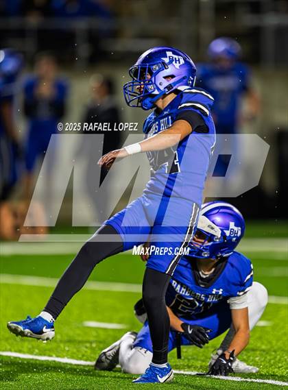 Thumbnail 2 in Weiss vs. Barbers Hill (UIL 5A D1 Football Regional) photogallery.