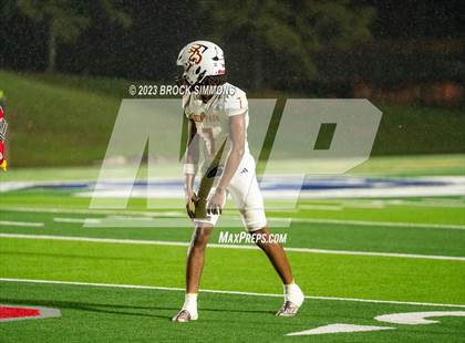 Thumbnail 1 in North Shore vs. Deer Park (UIL Football 6A D1 Region 3 Bi-District) photogallery.