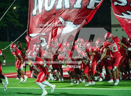 Thumbnail 1 in North Shore vs. Deer Park (UIL Football 6A D1 Region 3 Bi-District) photogallery.
