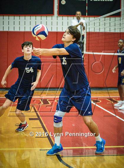 Thumbnail 3 in St. Mark's vs Texas Homeschool Volleyball photogallery.