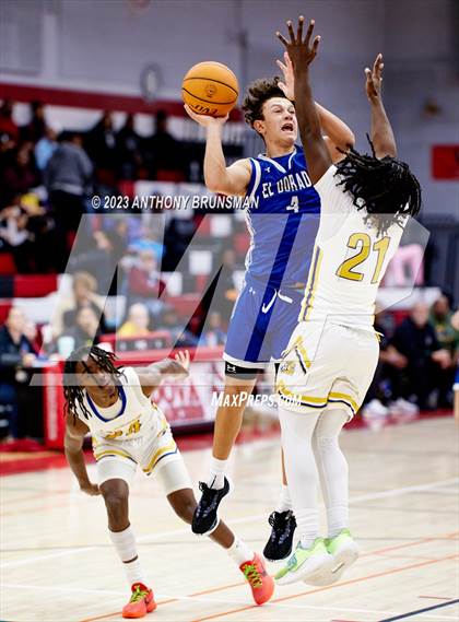 Thumbnail 3 in Grant vs. El Dorado (Cordova Christmas Tournament) photogallery.