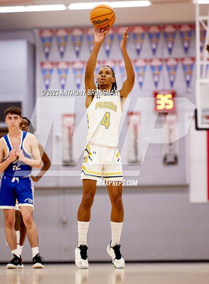Thumbnail 1 in Grant vs. El Dorado (Cordova Christmas Tournament) photogallery.