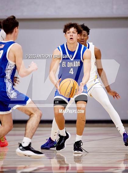Thumbnail 3 in Grant vs. El Dorado (Cordova Christmas Tournament) photogallery.