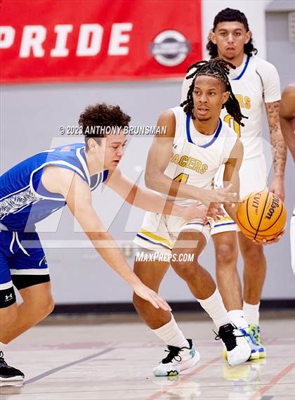 Thumbnail 2 in Grant vs. El Dorado (Cordova Christmas Tournament) photogallery.