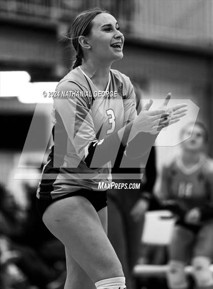 Thumbnail 2 in Elkhorn South vs. Bellevue East photogallery.