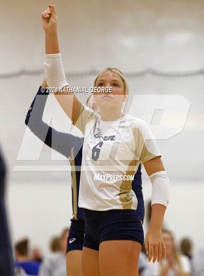 Thumbnail 3 in Elkhorn South vs. Bellevue East photogallery.