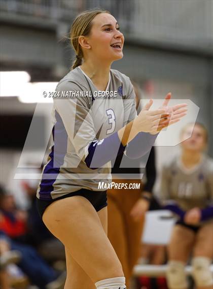 Thumbnail 1 in Elkhorn South vs. Bellevue East photogallery.