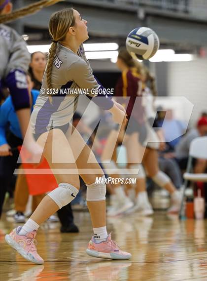 Thumbnail 1 in Elkhorn South vs. Bellevue East photogallery.