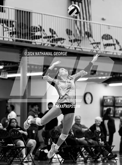 Thumbnail 2 in Elkhorn South vs. Bellevue East photogallery.
