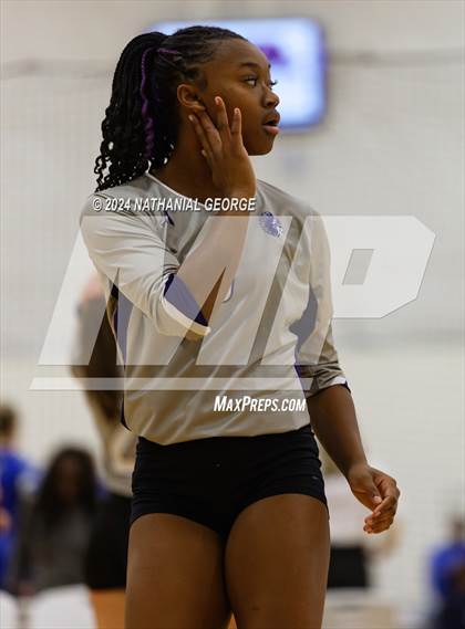 Thumbnail 3 in Elkhorn South vs. Bellevue East photogallery.