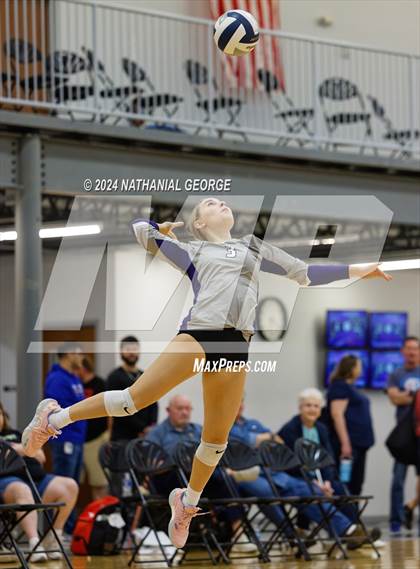 Thumbnail 3 in Elkhorn South vs. Bellevue East photogallery.