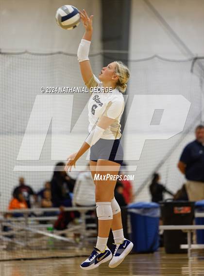 Thumbnail 2 in Elkhorn South vs. Bellevue East photogallery.