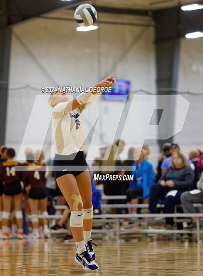 Thumbnail 1 in Elkhorn South vs. Bellevue East photogallery.