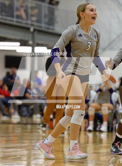 Thumbnail 1 in Elkhorn South vs. Bellevue East photogallery.