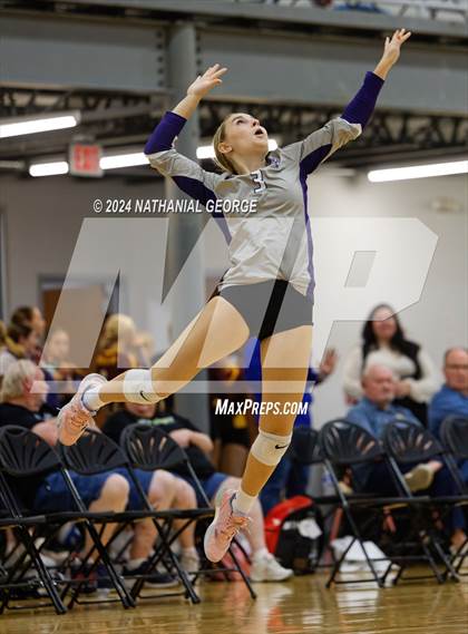 Thumbnail 3 in Elkhorn South vs. Bellevue East photogallery.