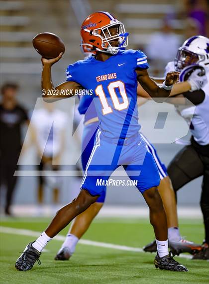 Thumbnail 1 in Grand Oaks vs Willis photogallery.