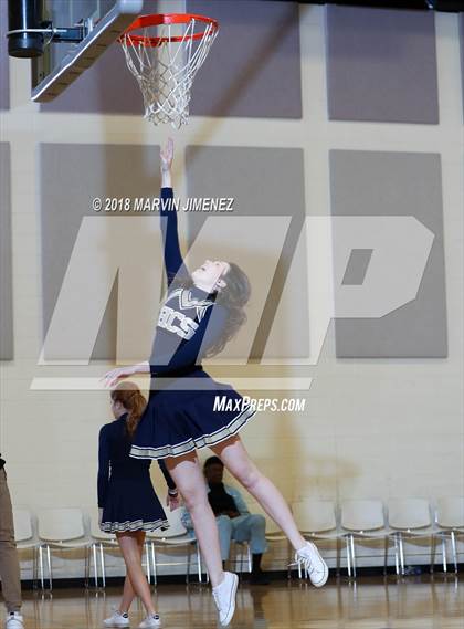 Thumbnail 1 in Garey vs. Hillcrest Christian photogallery.