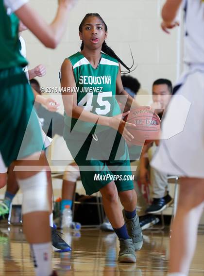 Thumbnail 2 in Garey vs. Hillcrest Christian photogallery.