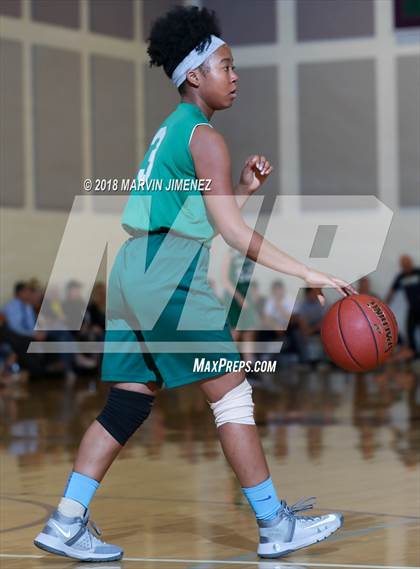 Thumbnail 3 in Garey vs. Hillcrest Christian photogallery.