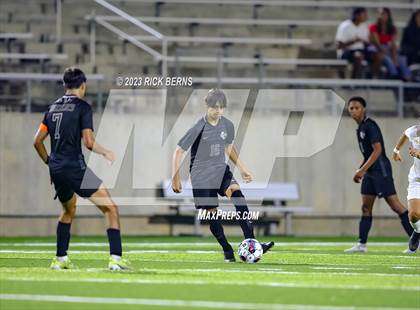 Thumbnail 3 in Grand Oaks vs Eisenhower (UIL6A RegionII Bi-district playoffs) photogallery.