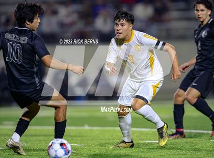 Thumbnail 2 in Grand Oaks vs Eisenhower (UIL6A RegionII Bi-district playoffs) photogallery.