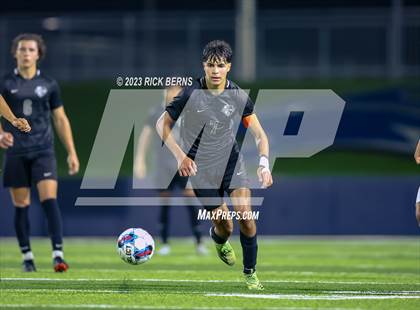 Thumbnail 2 in Grand Oaks vs Eisenhower (UIL6A RegionII Bi-district playoffs) photogallery.