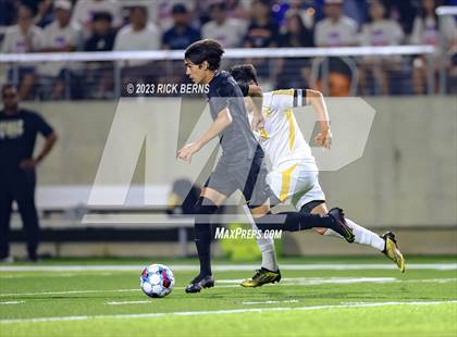 Thumbnail 2 in Grand Oaks vs Eisenhower (UIL6A RegionII Bi-district playoffs) photogallery.