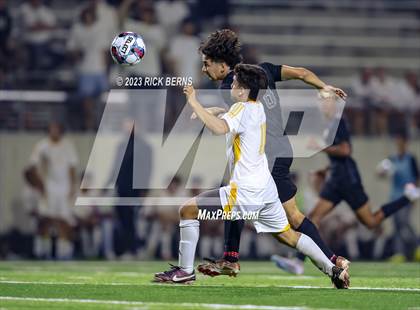 Thumbnail 2 in Grand Oaks vs Eisenhower (UIL6A RegionII Bi-district playoffs) photogallery.