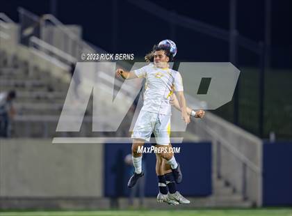 Thumbnail 3 in Grand Oaks vs Eisenhower (UIL6A RegionII Bi-district playoffs) photogallery.