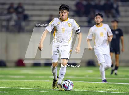 Thumbnail 2 in Grand Oaks vs Eisenhower (UIL6A RegionII Bi-district playoffs) photogallery.