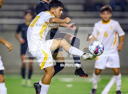 Thumbnail 1 in Grand Oaks vs Eisenhower (UIL6A RegionII Bi-district playoffs) photogallery.