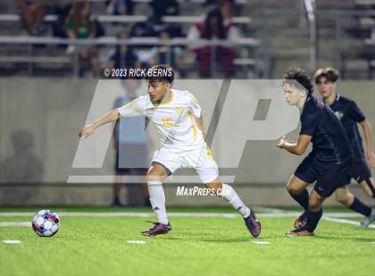 Thumbnail 2 in Grand Oaks vs Eisenhower (UIL6A RegionII Bi-district playoffs) photogallery.