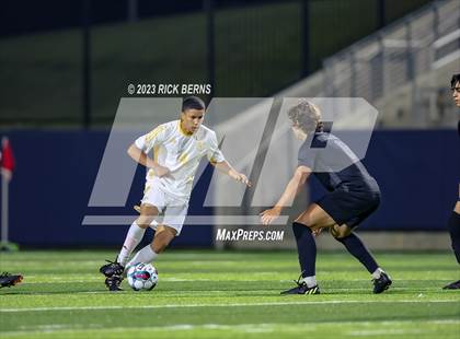 Thumbnail 3 in Grand Oaks vs Eisenhower (UIL6A RegionII Bi-district playoffs) photogallery.