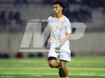 Thumbnail 1 in Grand Oaks vs Eisenhower (UIL6A RegionII Bi-district playoffs) photogallery.